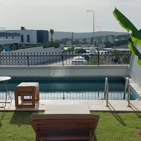 Havuzlu Tas 2 * Çeşme
